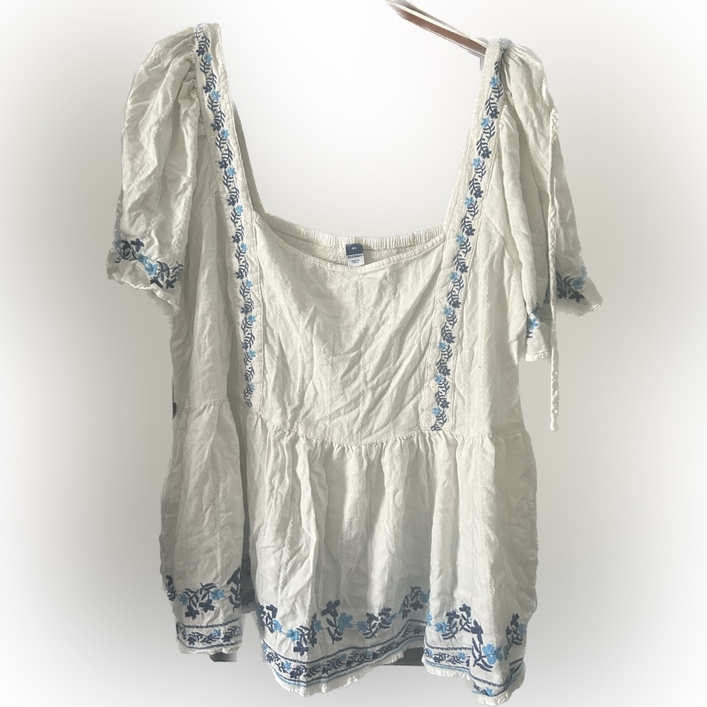 Old Navy Embroidered Peasant Top